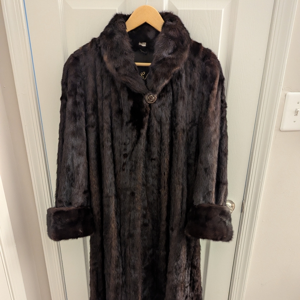 Vintage Mink Coat In Rich Brown